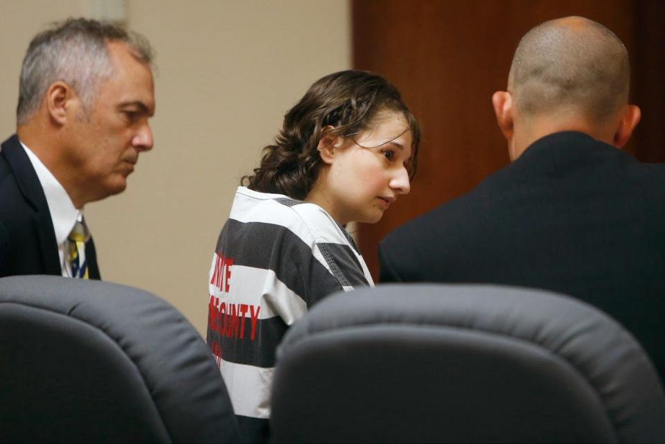 Gypsy Rose Blanchard speaks with her attorney Mike Stanfield (AP)