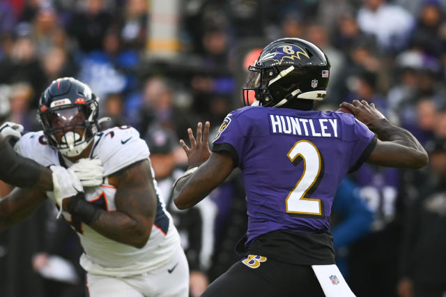 Ravens plan to play Tyler Huntley, Anthony Brown at QB in playoff