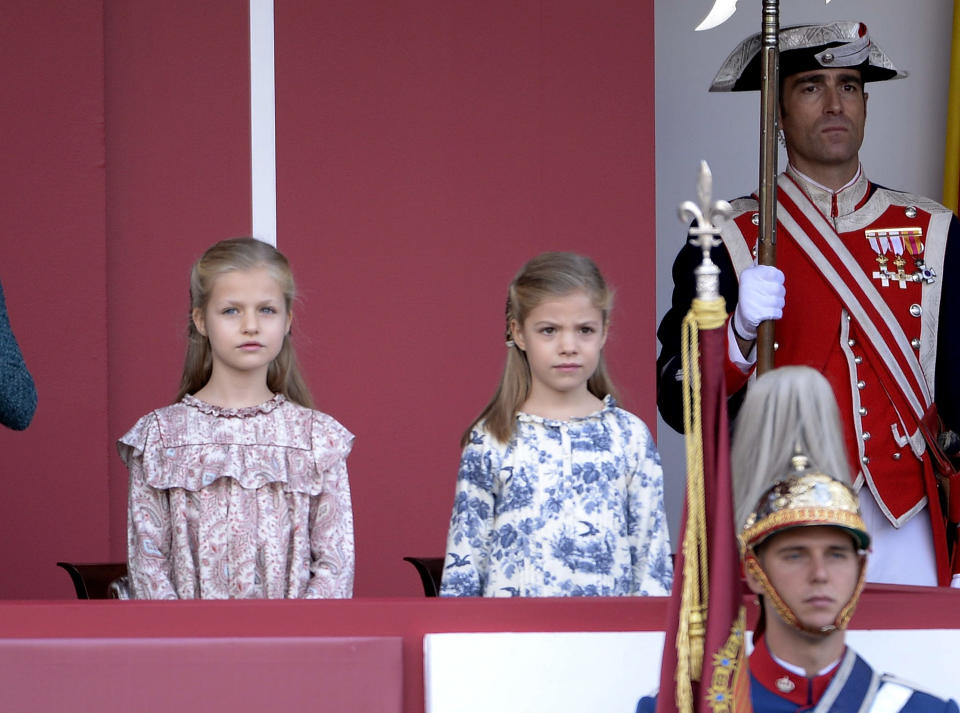 Leonor y Sofía asistieron por primera vez a la celebración de la Fiesta Nacional en 2014, ya que Felipe VI fue proclamado rey el 19 de junio de ese mismo año. (Foto: Fotonoticias / Getty Images)