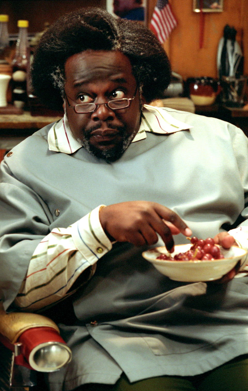 Cedric the Entertainer in Barbershop