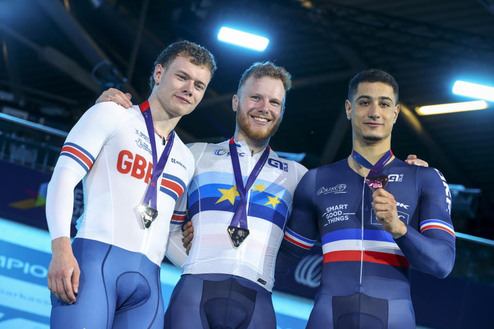 Jack Carlin (left) saw his wait for a maiden major championship gold go on in Munich. Photo: Karl-Josef Hildenbrand / Munich2022