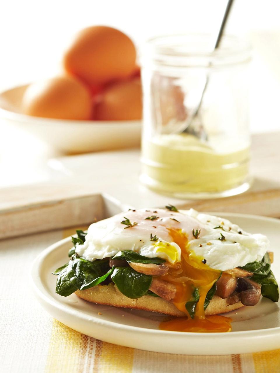 Wish healthy breakfast recipes could be speedier? Your wish is our command. These quick breakfast recipes come together in half an hour or less and feature healthy items such as frittata recipes, breakfast smoothies, egg sandwiches, and more. We even have a few trendy options like healthy smoothie bowls and breakfast salad.