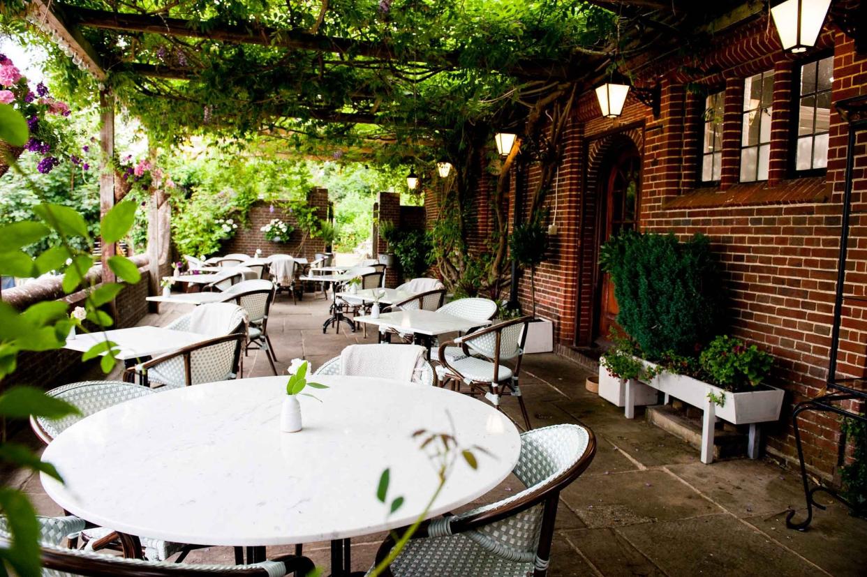 Outdoor dining area of Fordwich Arms.