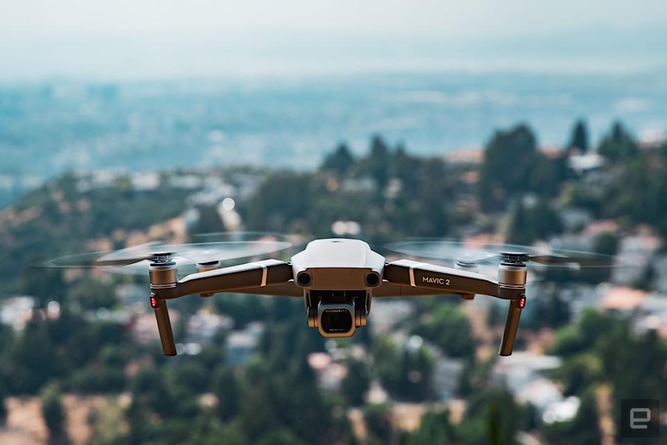 DJI has announced that all its consumer drones over 250 grams will use"AirSense" tech to help operators see and avoid airplanes and helicopters