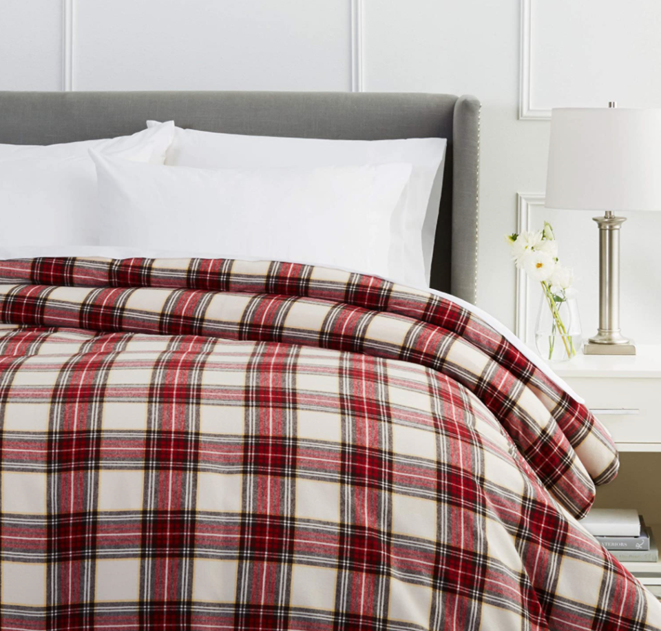 Pinzon Plaid Flannel Duvet Cover in Cream/Red Plaid (Photo via Amazon)