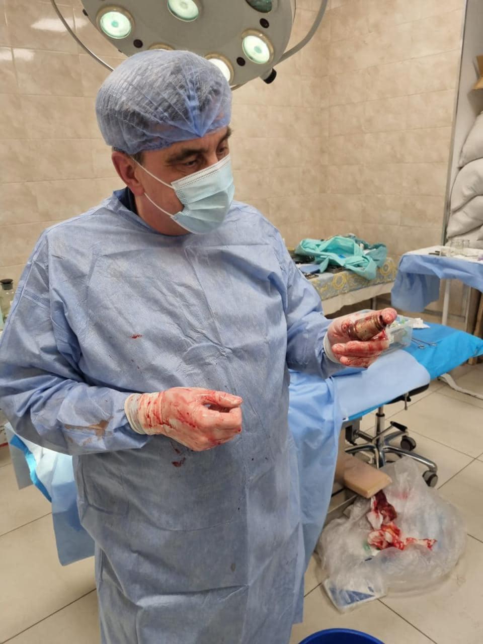 The operation was carried out succesfully, according to Maliar, by one of the most experienced surgeons in Ukraine’s armed forces (Hanna Maliar/ Facebook)