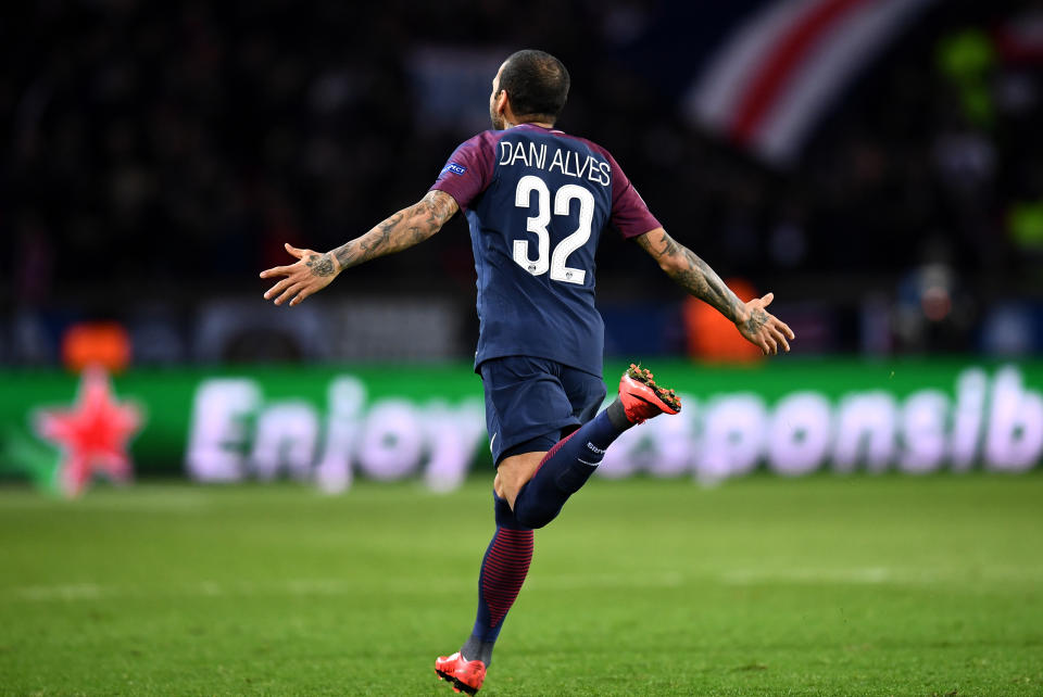 Alves à son tour !