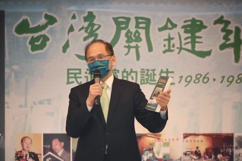 ▲立法院長游錫堃說，台灣民主政治是很多先賢、前輩共同打拼的成果，不是天上掉下來的，也不是國民黨從中國帶過來的。（圖／立法院提供）