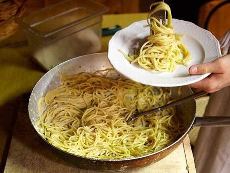 <strong>Get the <a href="http://www.huffingtonpost.com/2011/10/27/spaghetti-cacio-e-pepe_n_1059530.html" target="_blank">Spaghetti Cacio e Pepe recipe</a></strong>