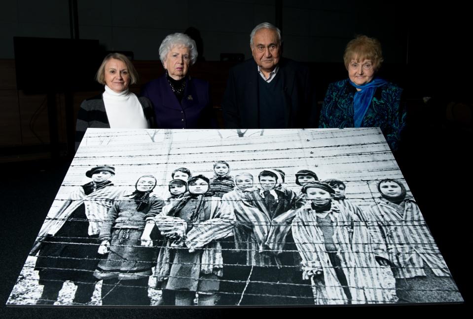 Aushwitz children image with survivors