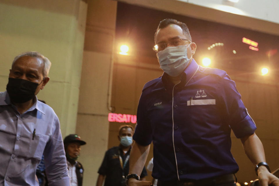 Umno Youth chief Datuk Asyraf Wajdi Dusuki arrives at Menara Dato’ Onn the BN Supreme council meeting December 8, 2020. — Picture by Ahmad Zamzahuri