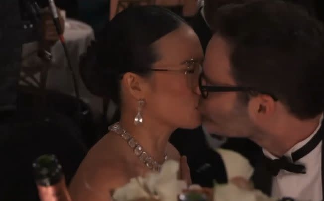 But the thing the internet is obsessing over? The big smooch that Wong and Bill Hader shared when her win was announced!