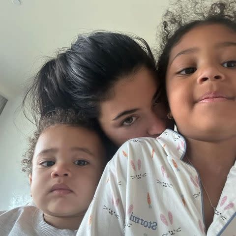 Kylie Jenner/Instagram Kylie Jenner dengan Ayre dan Stormi