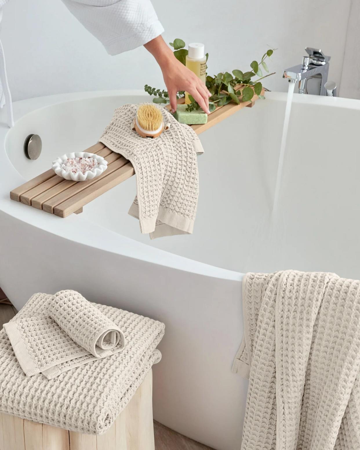 <p><a href="https://go.redirectingat.com?id=74968X1596630&url=https%3A%2F%2Fonsentowel.com%2Fproducts%2Fonsen-bath-towel-set%3Fvariant%3D15386664829007&sref=https%3A%2F%2Fwww.veranda.com%2Fshopping%2Fhome-accessories%2Fg60278315%2Fbest-waffle-towels%2F" rel="nofollow noopener" target="_blank" data-ylk="slk:Shop Now;elm:context_link;itc:0;sec:content-canvas" class="link rapid-noclick-resp">Shop Now</a></p><p>Waffle Bath Towel Set</p><p>onsentowel.com</p><p>$75.00</p>