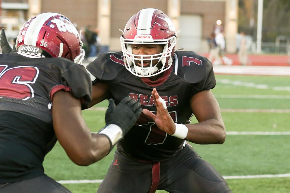 Lawrence Central Joshua Mickens (7) does some warm up drills during Cathedral vs Lawrence Central at the IHSAA Football S6 Sectional Championship, Nov 4, 2022; Indianapolis, IN, at Lawrence Central High School.