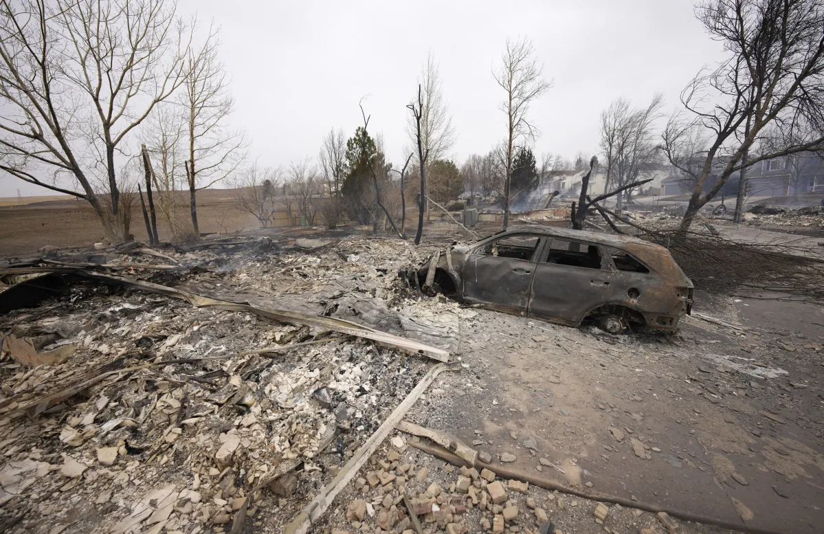 'So many memories': Over 500 homes feared destroyed by fire