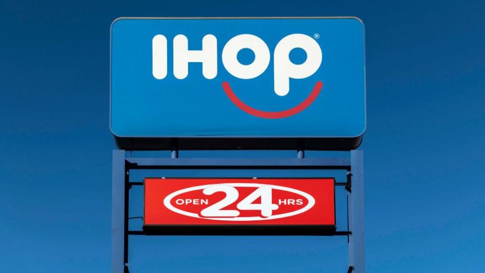 restaurants open thanksgiving ihop