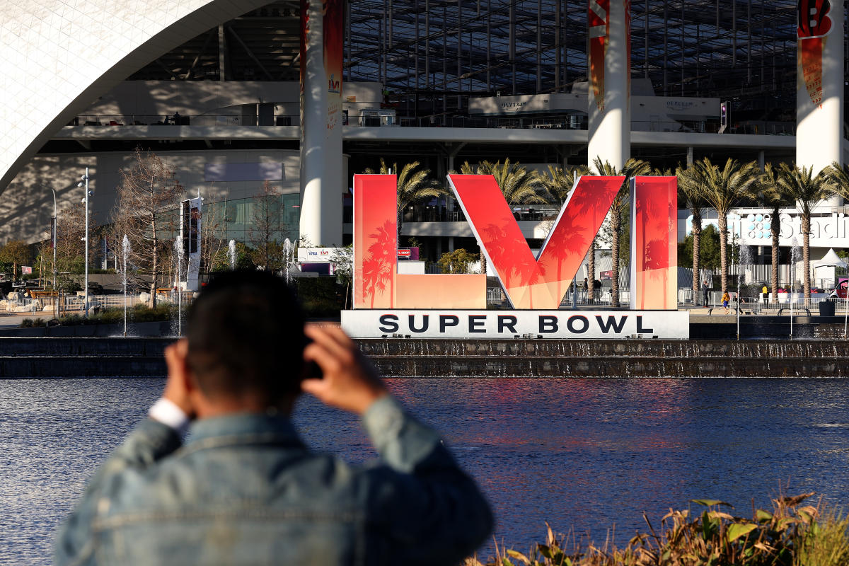 Super Bowl ticket prices fall below recordlevels leading into game