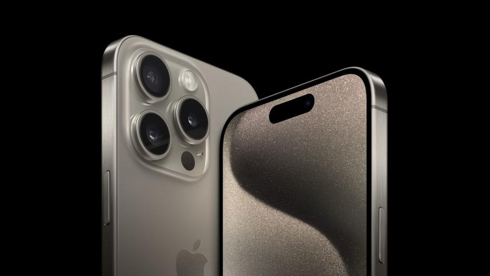 Apples iPhone 15 Pro und Pro Max sind die einzigen beiden iPhone-Modelle, die fit für Apple Intelligence sind. (Bild: Apple)