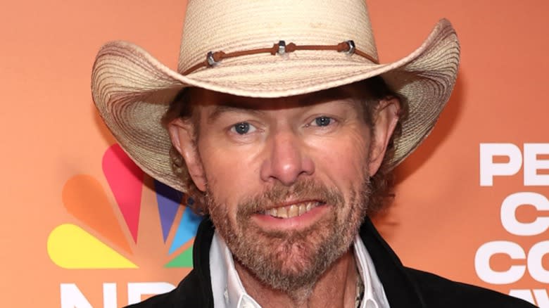 Toby Keith in cowboy hat