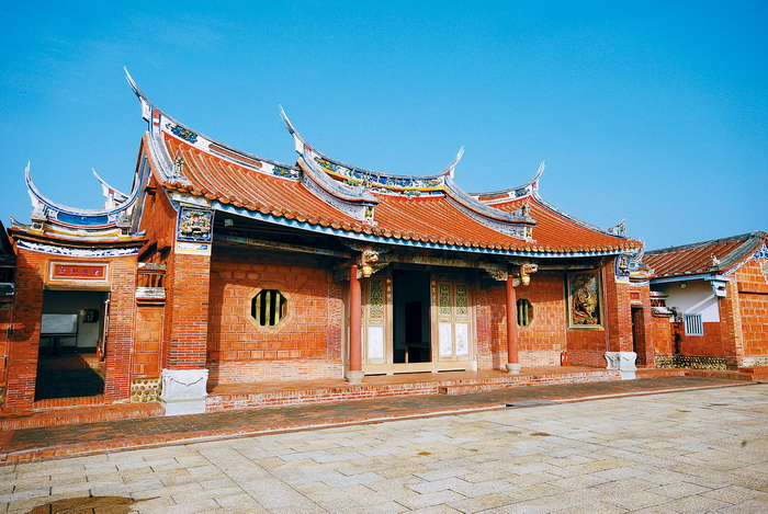 張家祖廟是一兩進兩廊四護龍的傳統宗祠，目前被列為市定古蹟。圖/台中市文化資產處