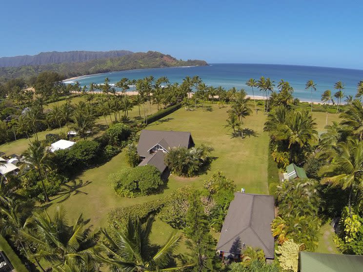 The home is just steps from the beach. (Photo: Zillow/Sealight Studios)