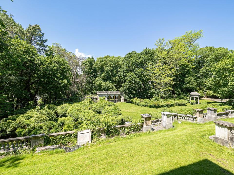 The epically proportioned lawns look ready for a Gatsby-sized party.