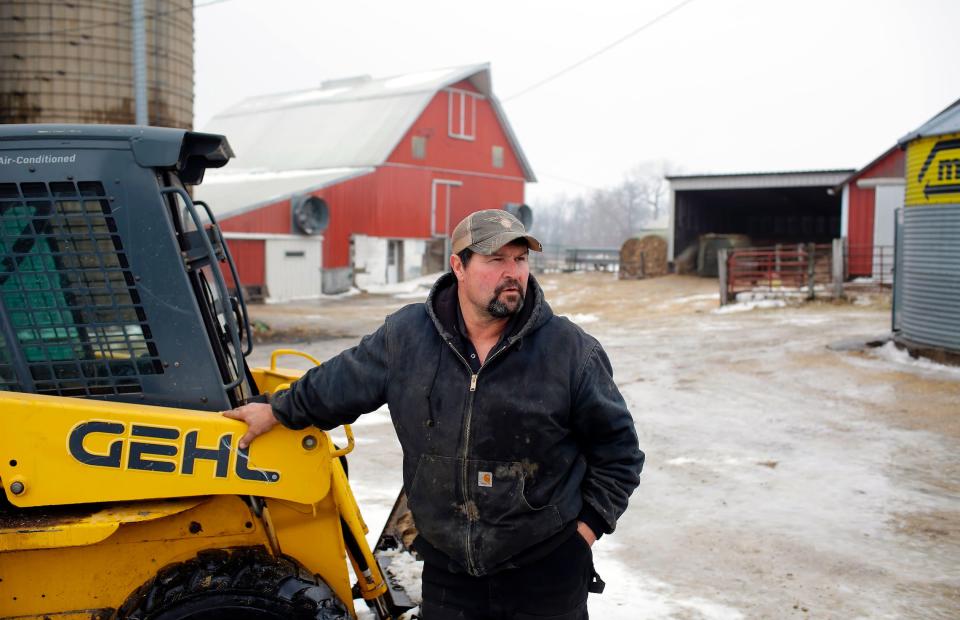 Farmer Duane Hunt takes a break from working at his farm on February 2, 2019 in Earlville, Iowa. (Photo: JOSHUA LOTT/AFP/Getty Images) 