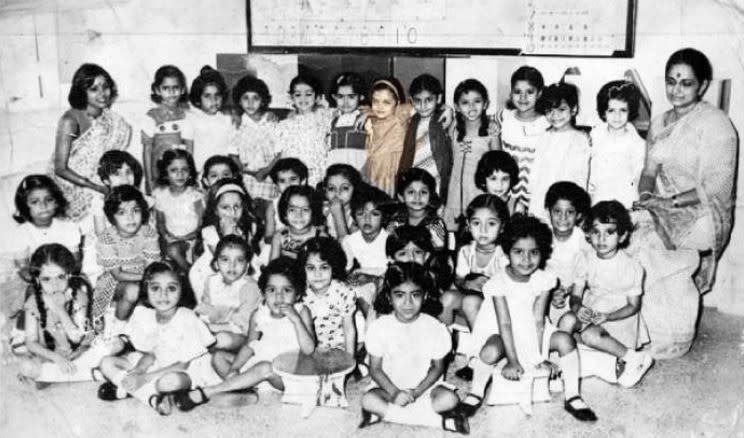 Aishwarya Rai Bachchan shares a throwback photo with her classmates in LKG. 