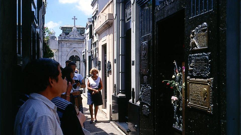 O túmulo de Evita Perón no cemitério da Recoleta