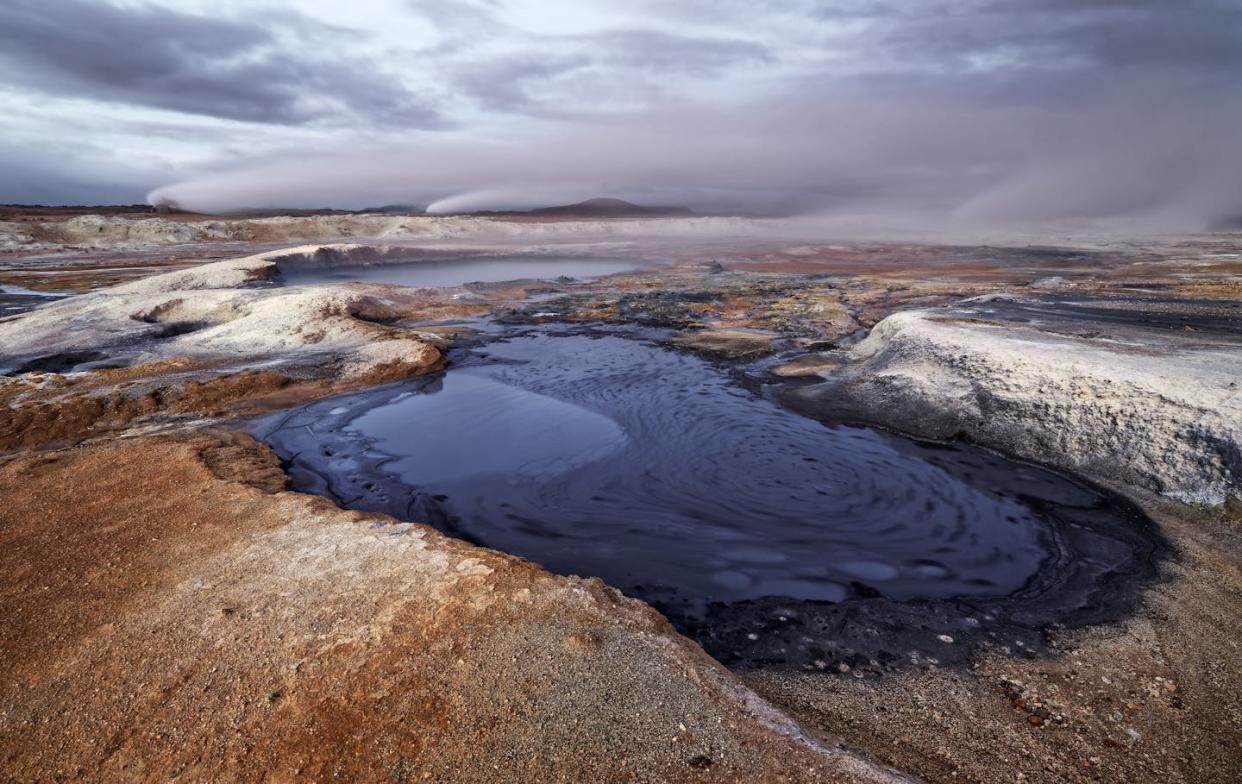 <a href="https://www.shutterstock.com/image-photo/wide-view-over-volcanic-landscape-reddish-2421292913" rel="nofollow noopener" target="_blank" data-ylk="slk:Ralf Lehmann/Shutterstock;elm:context_link;itc:0;sec:content-canvas" class="link ">Ralf Lehmann/Shutterstock</a>