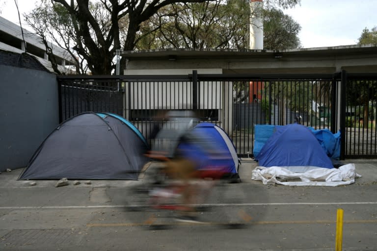 Swifties like to camp out ahead of the concerts (STR)