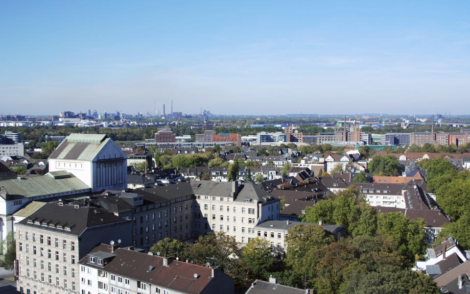 <b>Platz 28: Duisburg</b> <br> <br> Weniger erfolgreich schnitt Duisburg ab: Die Stadt läutet die fünf letzten Positionen der DekaBank-Rangliste ein: Mit gerade mal 47,5 Punkten im Gesamt-Index fehlen der fünftgrößten Stadt Nordrhein-Westfalens ganze 28,2 Punkte bis zum Spitzenreiter München. (Bild: thinkstock)