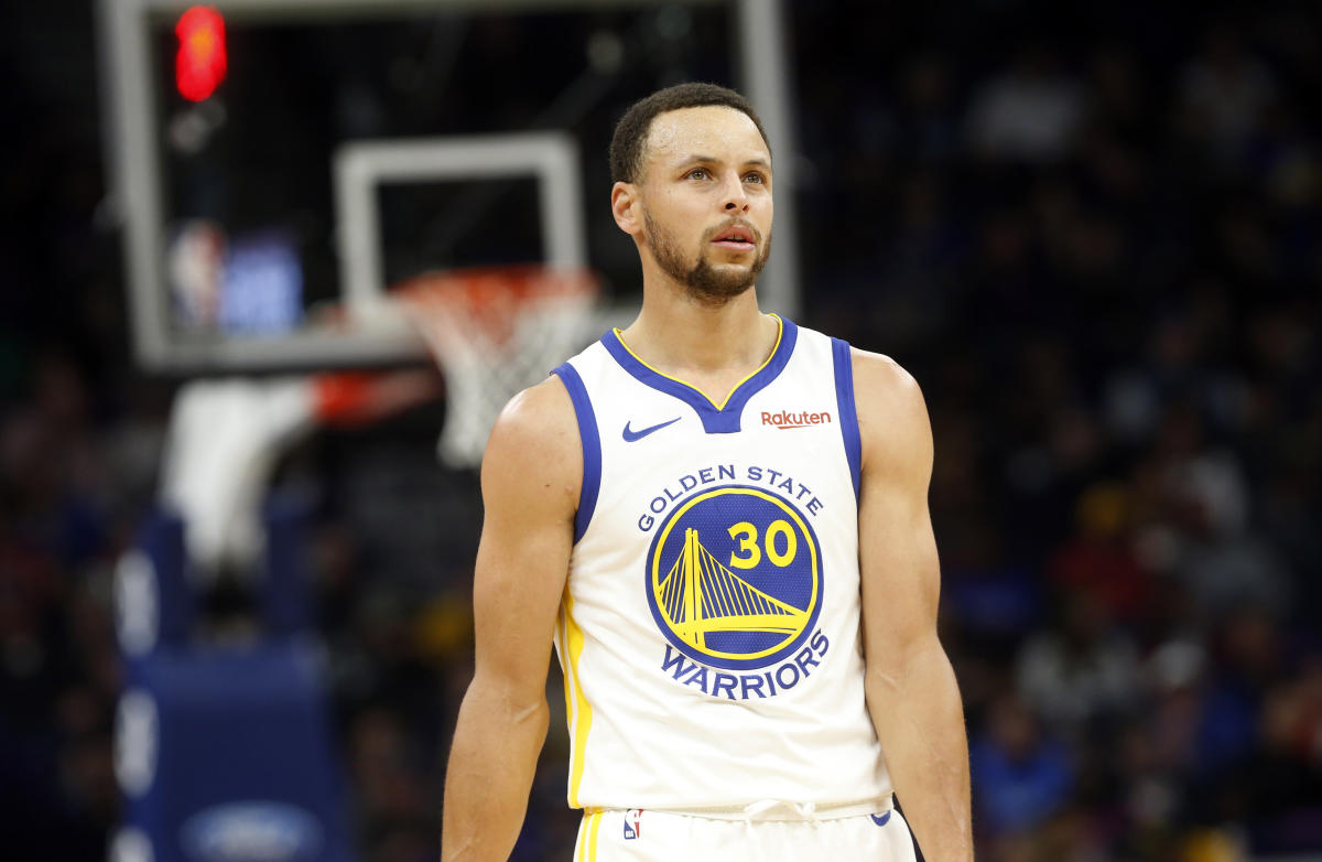 Steph Curry wears oven mitt to the game, in response to NBA's ridiculous  “hot stove contact” claims - Golden State Of Mind