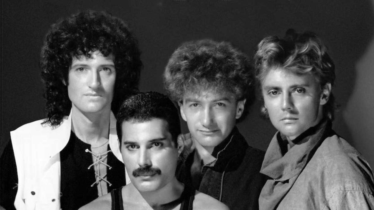  Queen studio portrait. 