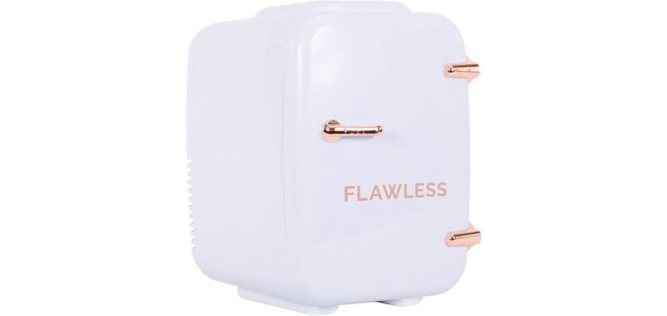 5) Flawless by Finishing Touch Flawless Beauty Fridge