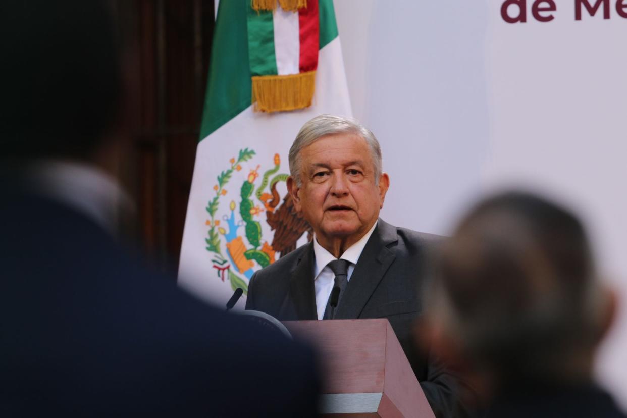 CIUDAD DE MÃXICO, 01DICIEMBRE2020.- AndrÃ©s Manuel LÃ³pez Obrador, Presidente Constitucional de los Estados Unidos Mexicanos, ofreciÃ³ su segundo informe de Gobierno, en Palacio Nacional. Lo compaÃ±aron una pequeÃ±a comitiva integrantes de su gabinete, empresario, y representantes del poder judicial y legislativo.  FOTO: GRACIELA LÃPEZ/CUARTOSCURO.COM