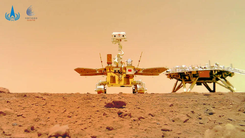 Rover chinês Zhurong explora a superfície de Marte desde 2021. Imagem: CNSA