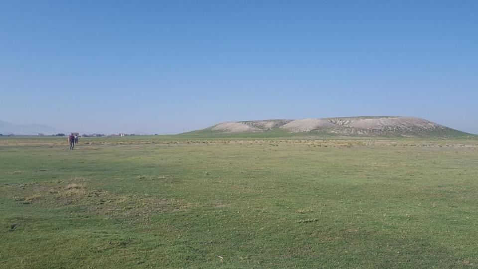 Full view of the archaeological mound at Türkmen-Karahöyük. Source: University of Chicago