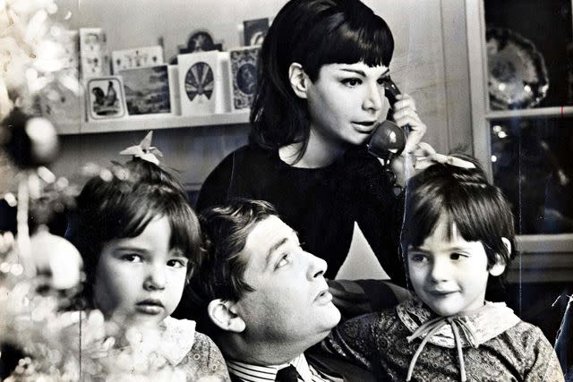 Knoote/Daily Mail/Shutterstock Nigella Lawson (bottom right, with her parents and sister Thomasina in 1965) grew up in a “very old-fashioned” home.