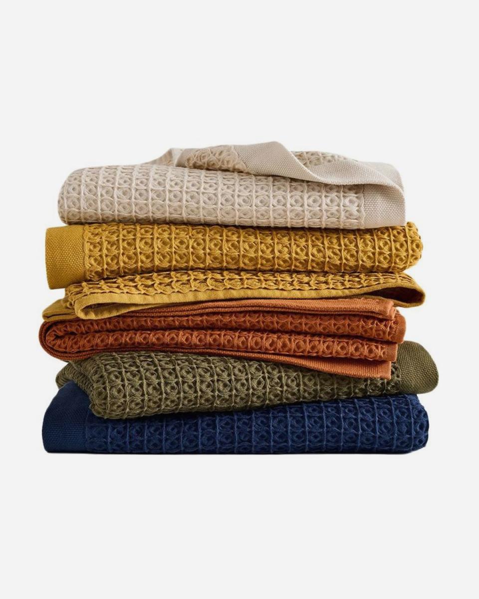 <p><a href="https://go.redirectingat.com?id=74968X1596630&url=https%3A%2F%2Fwww.westelm.com%2Fproducts%2Forganic-plush-waffle-towel-b3797&sref=https%3A%2F%2Fwww.elle.com%2Ffashion%2Fshopping%2Fg44121193%2Fbest-waffle-towels%2F" rel="nofollow noopener" target="_blank" data-ylk="slk:Shop Now;elm:context_link;itc:0;sec:content-canvas" class="link ">Shop Now</a></p><p>Waffle Organic Towels</p><p>westelm.com</p><p>$34.00</p>