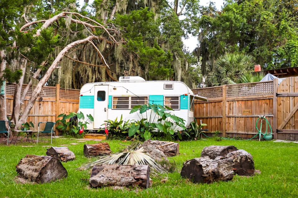 Romantic Retro Escape, Savannah, Georgia