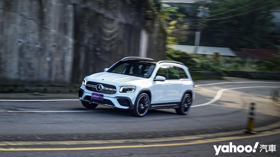 2022 Mercedes-Benz GLB 250城郊試駕，久等了、距離滿分也更接近了！