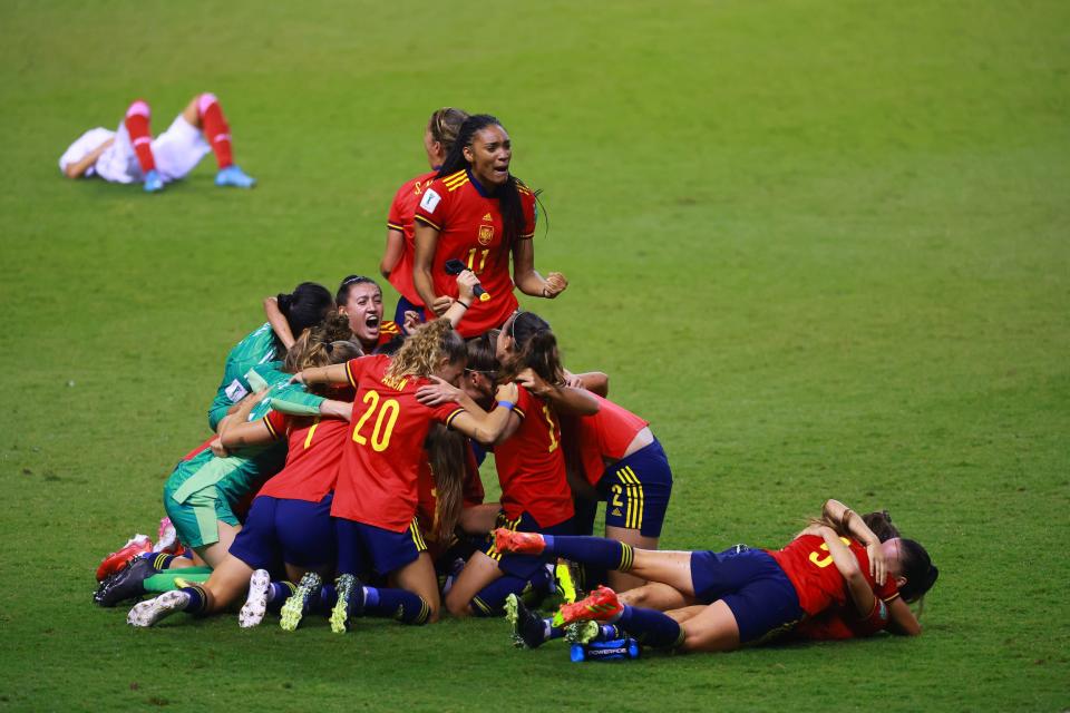 Players of Spain celebrate after winning a FIFA U-20 Women's World Cup Costa Rica 2022 final match against Japan in San Jose, Costa Rica.