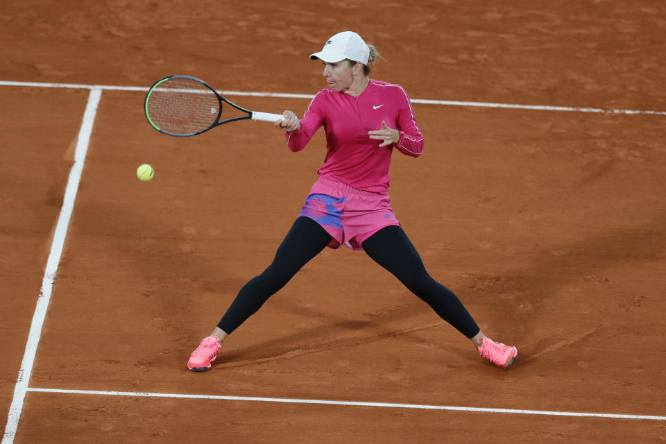 La rumana Simona Halep durante su partido de primera ronda en el Abierto de Francia, el domingo 27 de septiembre de 2020, en París. (AP Foto/Christophe Ena)