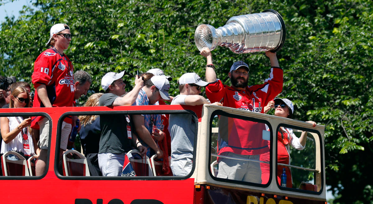 Capitals take celebration to streets at Stanley Cup parade