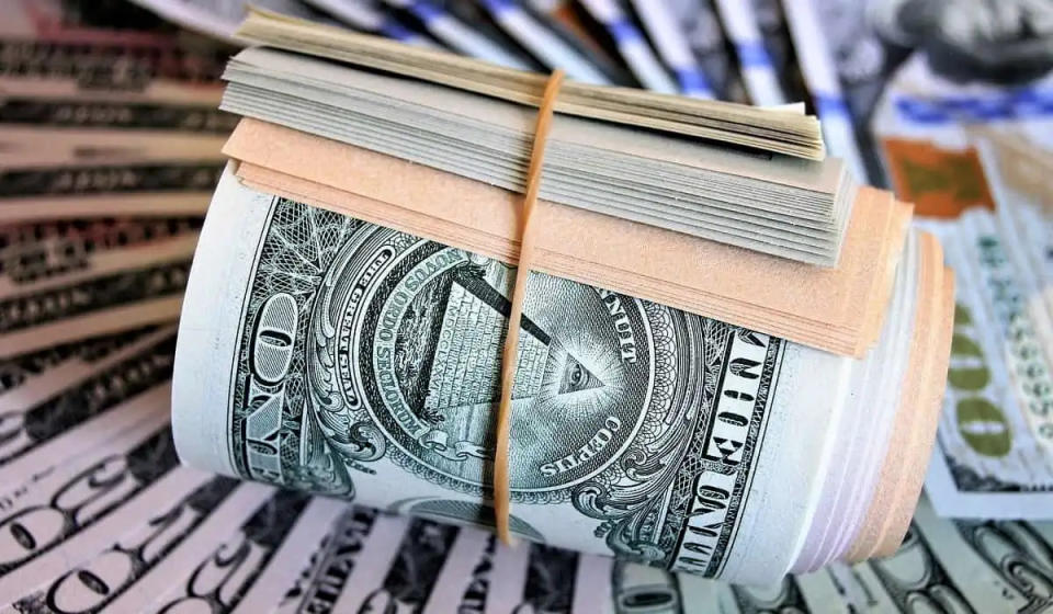 El dólar está a la baja al inicio de la semana, Foto: Imagen de Julita en Pixabay.