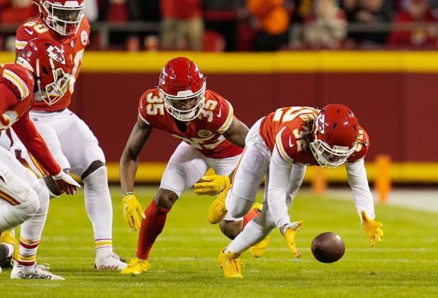 Chiefs HC Andy Reid provides injury updates after win over Steelers