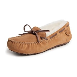 cyber-footwear-deals-extended-dearfoams-moccasin-amazon