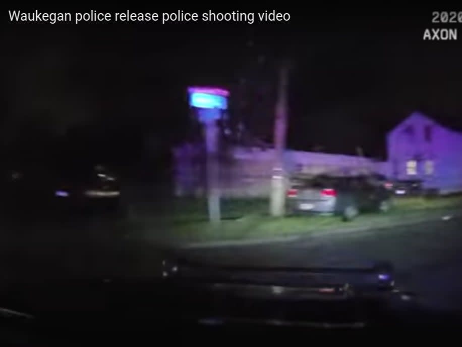 Marcellis Stinnette and Tafara Williams allegedly attempt to flee from police moments before a Waukegan, Illinois police officer steps out of the car and shoots them on 20 Oct.  (Waukegan Police Department)